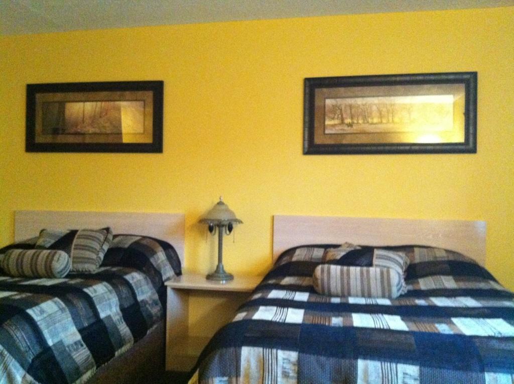 The Walla Walla Inn Rainy River Room photo